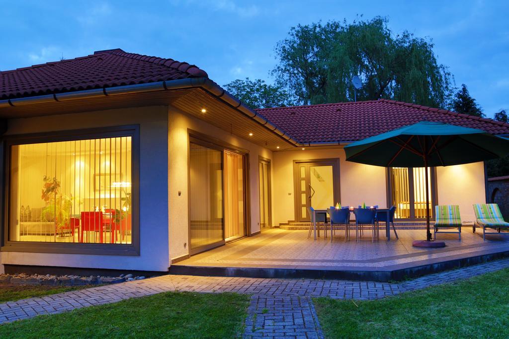 Hajnal Nyaralohaz Villa Balatonfenyves Exteriör bild